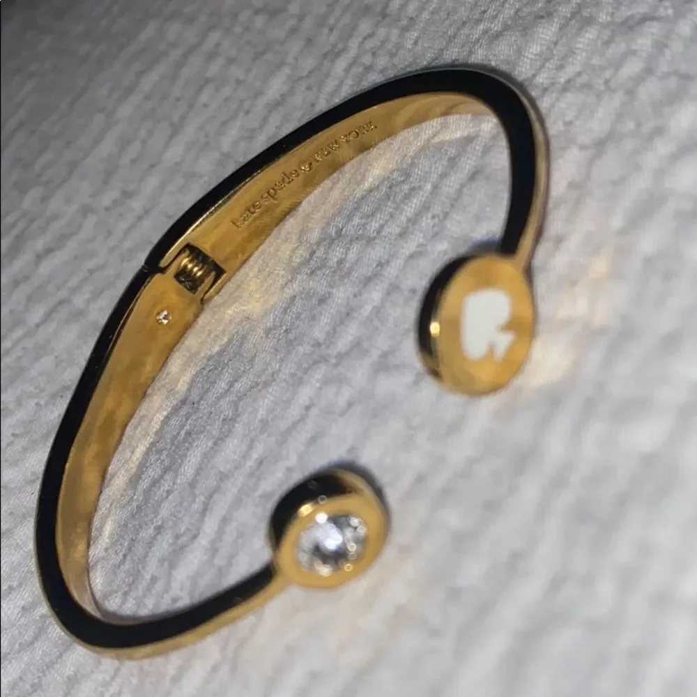 Designer Kate Spade Spot the Spade Open Hinge Bangle Bracelet - Picture 4 of 6